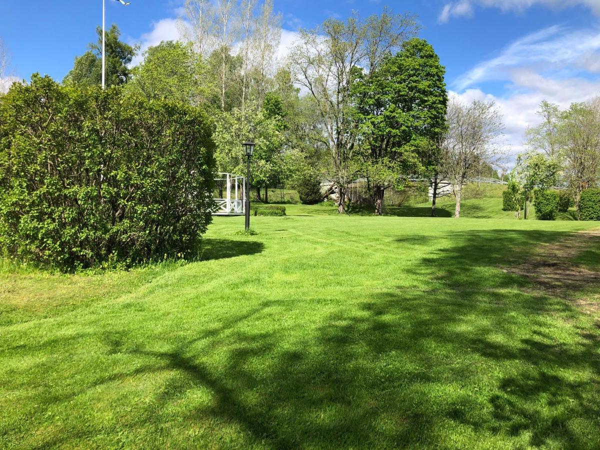 Bredsjoe Gamla Herrgard White Dream Mansion Hällefors Dış mekan fotoğraf